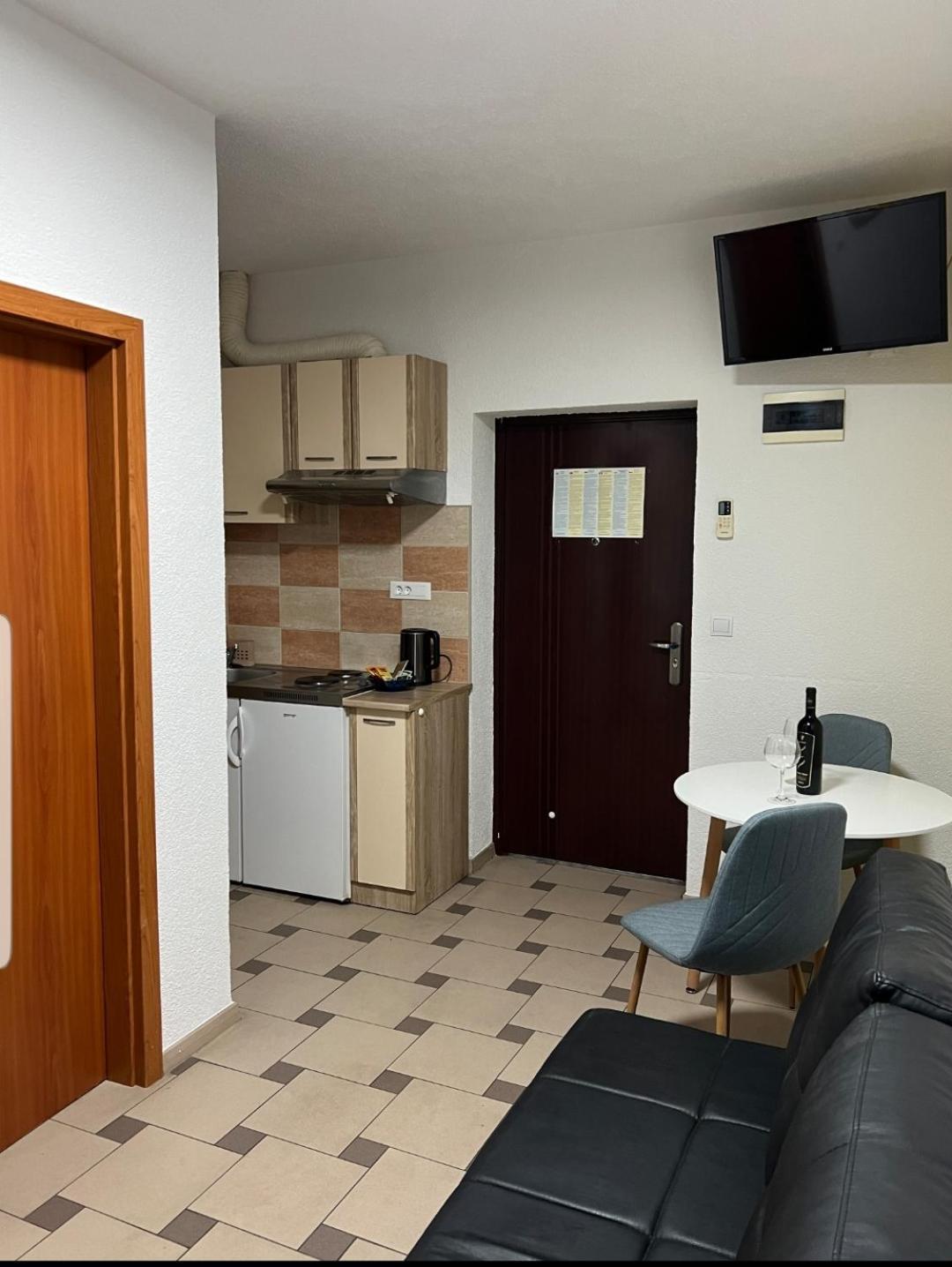 Afrika Appartement Makarska