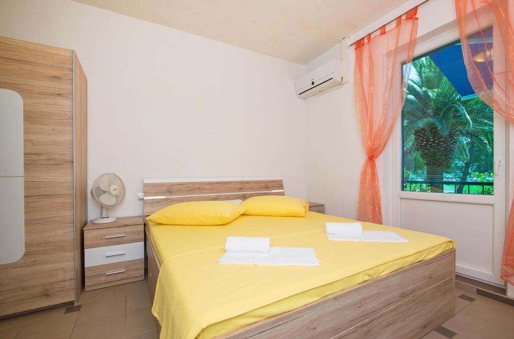 Afrika Apartment Makarska